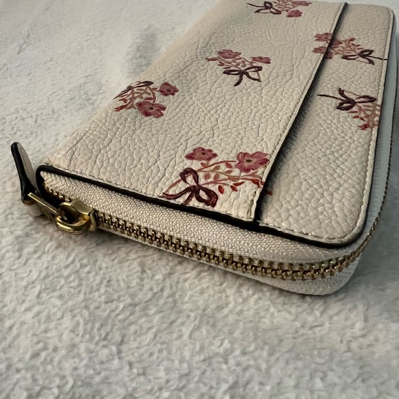 Coach Cream Floral Zip-Around Wallet with Pink Accents - Picture 5 of 9